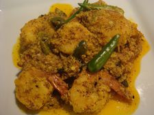 হারিয়ে যাওয়া বাঙালি রান্না : নারকেলে চিংড়ির বাটি চচ্চড়ি