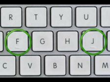 কি বোর্ডে 'F' ও 'J'-র উপরে উঁচু দাগ থাকে কেন জানেন কি? জেনে নিন