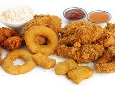 ভ্রমণের সময় যে ৬-টি খাবার এড়াবেন