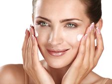 নিম ও দই আপনার ত্বকে লাগালে কি হয় জানেন?