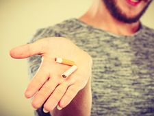 আপনি কি ধূমপান করেন? তাহলে এই ৯ টি খাবার আপনাকে মৃত্যুর হাত থেকে বাঁচাতে পারে