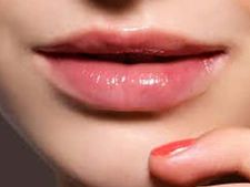ঠোঁট নিয়ে নানা আজানা কথা