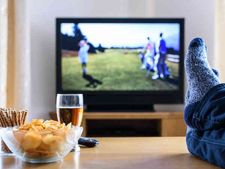 জানেন কি বেশিক্ষণ টিভি দেখলে শরীরের এই ৮ ধরনের ক্ষতি হয়!