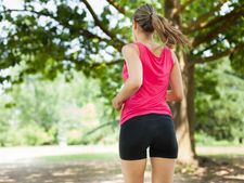 সামনে নয় পিছনে দৌড়ান! 