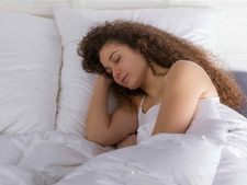 ভুলেও ডানদিকে ফিরে ঘুমবেন না যেন! তাহেল কিন্তু...