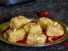 নারকেল তক্তি,  নারকেল বরফি বা থেঙ্গাই বরফি 