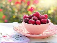 কেন চিকিৎসকেরা প্রতিদিন চেরির জুস খেতে বলছেন জানেন?