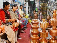 ধনতেরাসে কেন সোনা কেনা হয়?