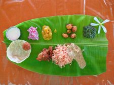 কলা পাতায় খাবার খাওয়া উচিত কি? 