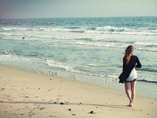 খালি পায়ে হাঁটলে কি হতে পারে জানেন? 