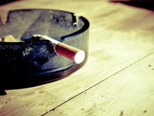 বাবা মায়ের নেশার ফাঁদে পরে মরছে বাচ্চারা!