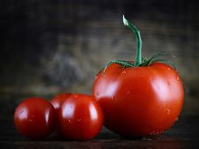 প্রতিদিন দুটো করে কাঁচা টমাটো খেলে কি হতে পারে জানেন?