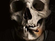 সাবধান: একটা সিগারেট থেকেই কিন্তু শুরু হয় নেশার খপ্পরে পরা!  