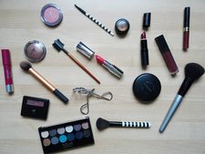 স্কিনকে যদি ভাল রাখতে চান তাহলে ভুলেও এই কসমেটিক্সগুলো ব্যবহার করবেন না যেন!