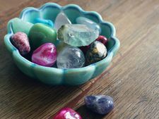 জেম স্টোন পরে কি সত্যিই ভাগ্য ফেরানো সম্ভব? 