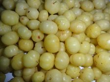 নিয়মিত আমলকি খেলে কত উপকার পাওয়া যায় জানেন? 