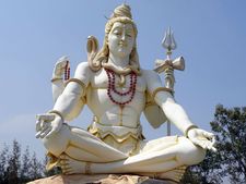 কষ্টকে দূরে রাখতে এবং জীবনে শান্তি ফিরিয়ে আনতে জপ করুন এই শিব মন্ত্রটি! 