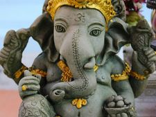 গণেশ ঠাকুরের শুঁড় ডান দিকে রয়েছে এমন মূর্তি বাড়িতে রাখা কি শুভ? 