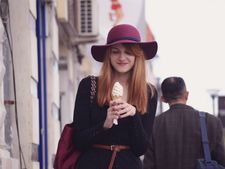 এই গরমে আইসক্রিম খেতে মানা করা হচ্ছে কেন জানেন?  