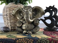 প্রচুর অর্থের মালিক হতে চান? তাহলে বাড়ির এই জায়গাগুলিতে রাখুন এই বিশেষ ধরনের গণেশ মূর্তিগুলিকে!