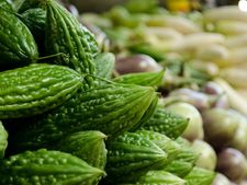 করলার রস খেলে কি সত্যিই শরীরের উপকার হয়? 