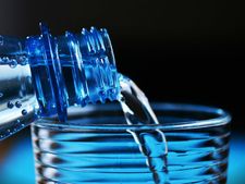 জানেন কি সুস্থ থাকতে কখন জল খাওয়া উচিত আর কখন নয়?