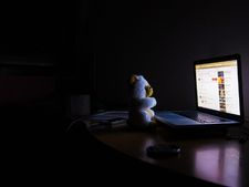 রাতে কি ঠিক করে ঘুম হয় না? বন্ধু তাহলে এই মন্ত্রগুলি পাঠ করলে কিন্তু সুফল মিলতে পারে! 