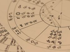 আপনি কি মাঙ্গলিক? তাহলে সুখে-শান্তিতে থাকতে এই বাস্তু নিয়মগুলি মেনে চলতে ভুলবেন না যেন! 