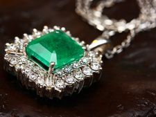 অল্প সময়েই যদি বড়লোক হতে চান তাহলে এই ক্রিস্টালগুলির কোনটি সঙ্গে রাখতে ভুলবেন না যেন! 