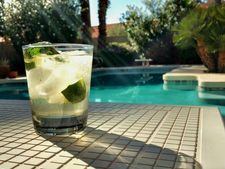 প্রতিদিন সকালে ঘুম থেকে উঠে ডাবের জলে মধু মিশিয়ে খেলে কী কী উপকার পাওয়া যায় জানা আছে? 