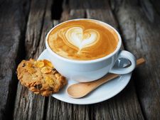 খুব ক্লান্ত লাগছে নাকি? তাহলে এক কাপ কফি হয়ে যাক!