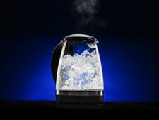 গরম জল খেয়ে দিনের শুরুটা করলে কী কী উপকার পাওয়া যায় জানা আছে? 