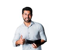 দামি গাড়িতে চড়তে চান, পড়তে চান ব্র্যান্ডেড জামাকাপড় তাহলে এই বাস্তুনিয়মগুলি মানতেই হবে!