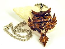 সময়টা কি একেবারে ভাল যাচ্ছে না বন্ধু? তাহলে ভাগ্য় ফেরাতে প্যাঁচার লকেট পরতে ভুলবেন না যেন!