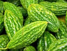 প্রতিদিন ১০০ গ্রাম করে কাঁচা করলা খাওয়ার পরামর্শ কেন দিচ্ছেন চিকিৎসকেরা? 