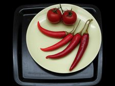 আচ্ছা কাঁচা লঙ্কা খেলে কি সত্যিই গ্যাস্ট্রিকের মতো পেটের রোগে আক্রান্ত হওয়ার আশঙ্কা থাকে? 