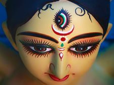 প্রতি শুক্রবার এক মনে ওম শ্রী দূর্গায় নমহ- এই মন্ত্রটি জপ করলে কী কী উপকার মিলতে পারে জানা আছে? 