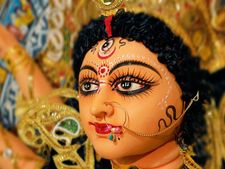 মা দুর্গায় নমহ: মায়ের মূর্তি বা ছবি বাড়িতে রাখার সময় কী কী নিয়ম মেনে চলা উচিত জানা আছে? 