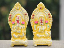 মা লক্ষ্মী এবং গণেশ ঠাকুরের আশীর্বাদ পেতে চান? তাহলে রাশি অনুসারে এই জিনিসগুলি কিনতে ভুলবেন না যেন!