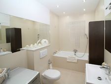 ওয়াল্ড টয়লেট ডে: বাথরুম যদি ঠিক মতো পরিষ্কার না রাখেন তাহলে কিন্তু কষ্ট পেতে পেতে মরতে হবে!!!