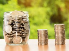 কোথায় টাকা ইনভেস্ট করলে বেশি রিটার্ন মিলবে তা জানতে প্রথমে নিজের রাশিটা একবার জেনে নিতে হবে!