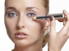 মেক-আপ করতে চান? জেনে নিন পরপর ধাপগুলো