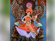 সরস্বতী পুজোয় কেন হলুদ রঙের পোশাক পরা হয়? জেনে নিন এর কারণ