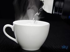 স্বাস্থ্য ঠিক রাখতে খান গরম জল, দেখে নিন এর নানান উপকারিতা