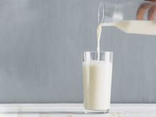 দুধ কেটে গেলে ফেলে দেন? এই সব ঘরোয়া কাজে ব্যবহার করুন নষ্ট দুধ