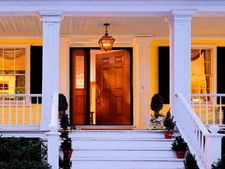 জীবনে সুখ-শান্তি বজায় রাখতে চান? আজই বাড়ি থেকে এই জিনিসগুলো সরিয়ে ফেলুন!