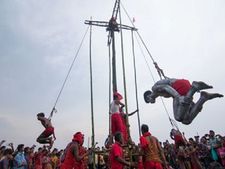 Charak Puja : চৈত্র সংক্রান্তিতে উদযাপিত হয় চড়ক পুজো, জেনে নিন এই উৎসবের ইতিহাস