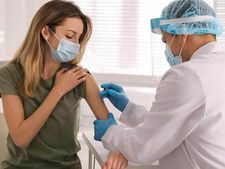 কোভিড ভ্যাকসিন নেওয়ার পরে কি পিরিয়ডের সমস্যা হতে পারে? জানুন বিশেষজ্ঞদের মতামত 