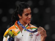 PV Sindhu: দ্বিতীয় বার অলিম্পিক্সে পদক জিতে ইতিহাস গড়লেন পিভি সিন্ধু, দেখুন সিন্ধুর কয়েকটি অবিশ্বাস্য কীর্তি