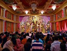 Durga Puja 2022 : ষষ্ঠী থেকে দশমী, পুজোর কোন দিন কী ড্রেস পরবেন? দেখে নিন টিপস